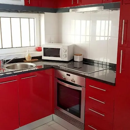 Albufeira, One Step Into The Water Apartamento *