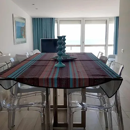 Albufeira, One Step Into The Water Apartamento