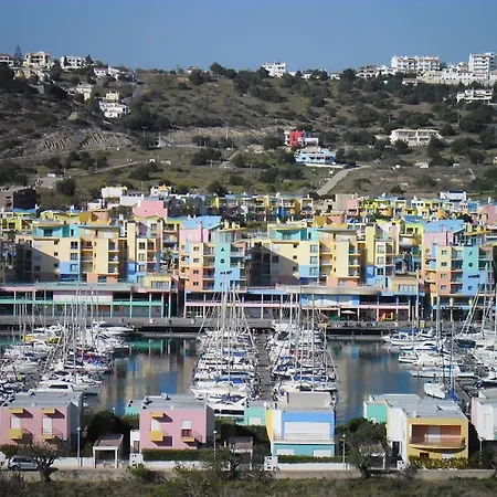Albufeira, One Step Into The Water Apartamento *