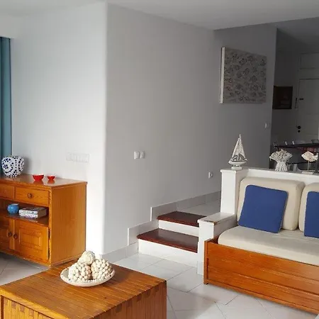 Albufeira, One Step Into The Water Apartamento